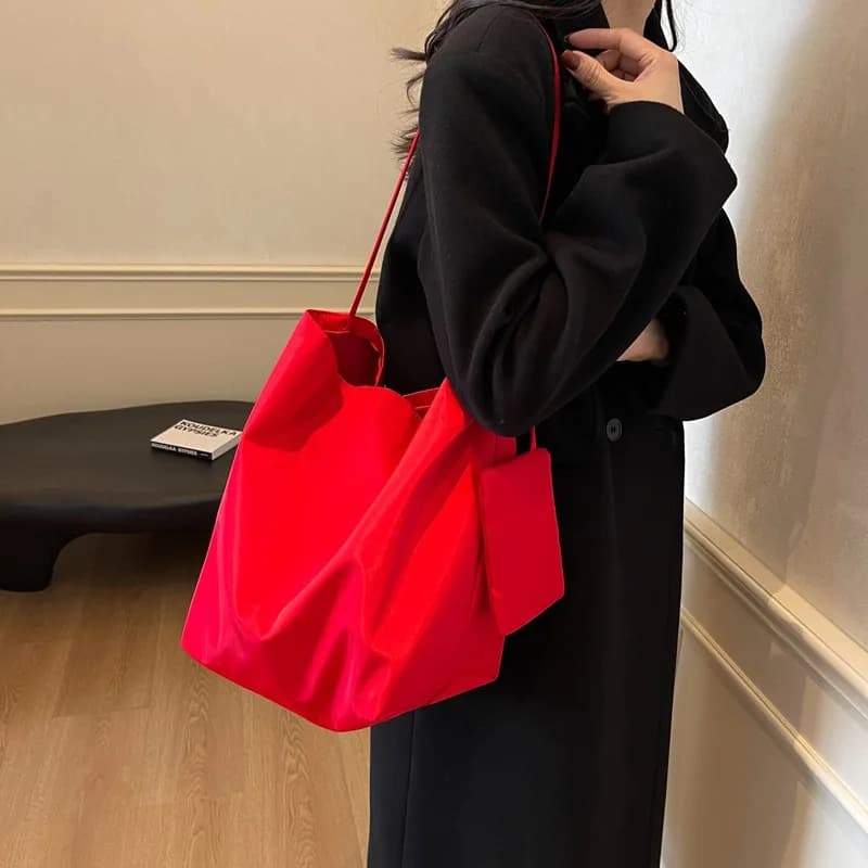 Minimalist and lazy style tote shoulder bag, women's large capacity armpit bag, student class bucket bag, retro shopping bag
