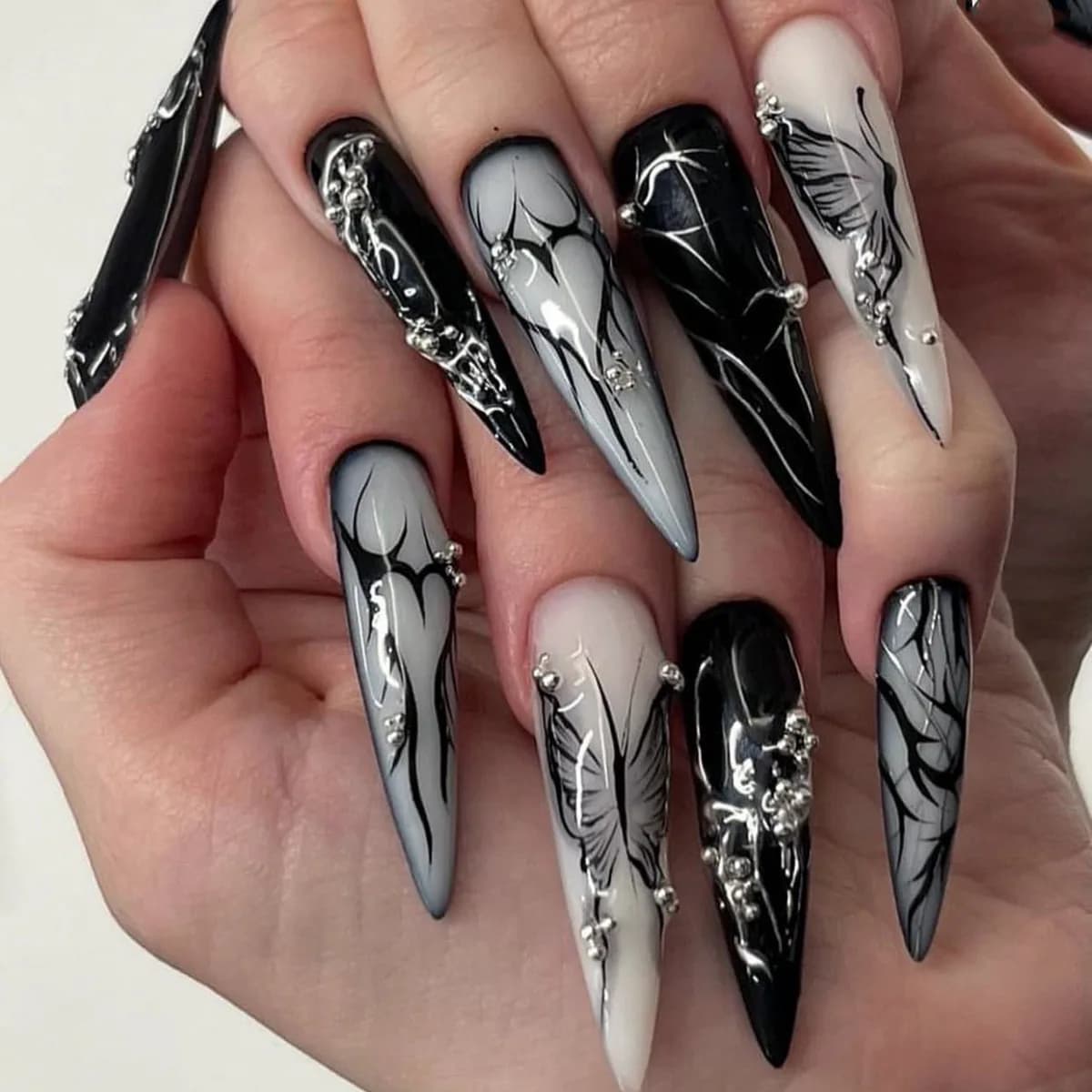 24pcs European Heavy Metal Fake Nails Black Butterfly False Nails Wearable Detachable Punk Style Long Pointed Press on Nail Tips