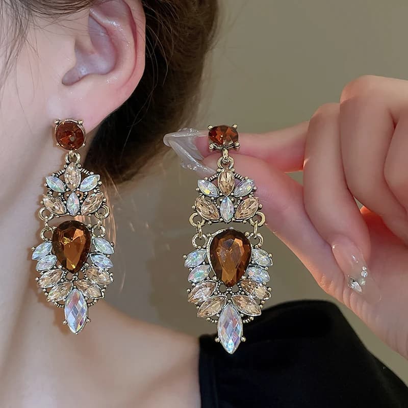 Vintage Full Rhinestone Women's Earrings Luxury Leaf Shaped Palace Earrings European And American Ear Jewelrr Party Wedding K0